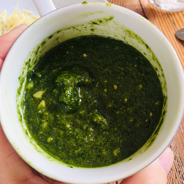 Bazalkové pesto